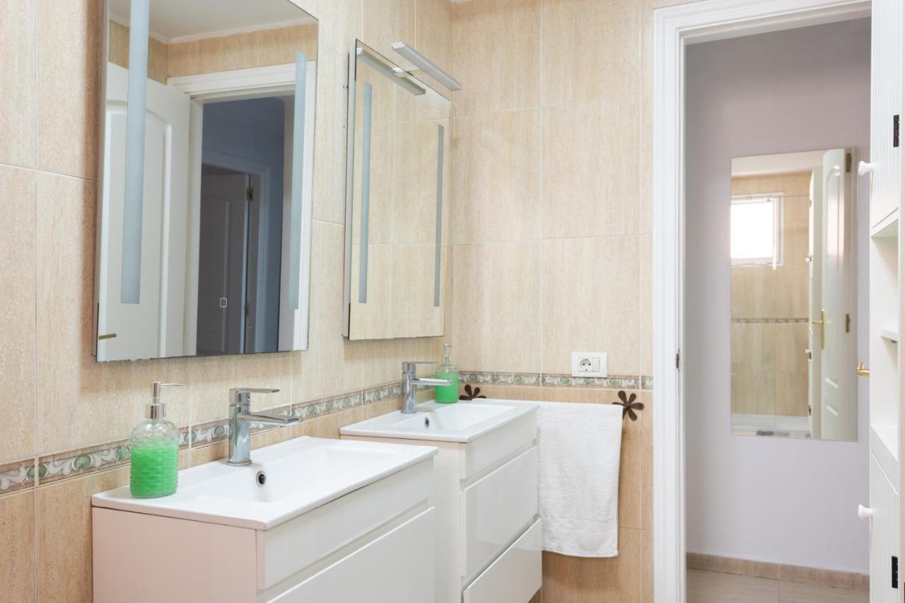 Home2Book Fantastic 160M2 Terrace Flat & Bbq Radazul Zewnętrze zdjęcie